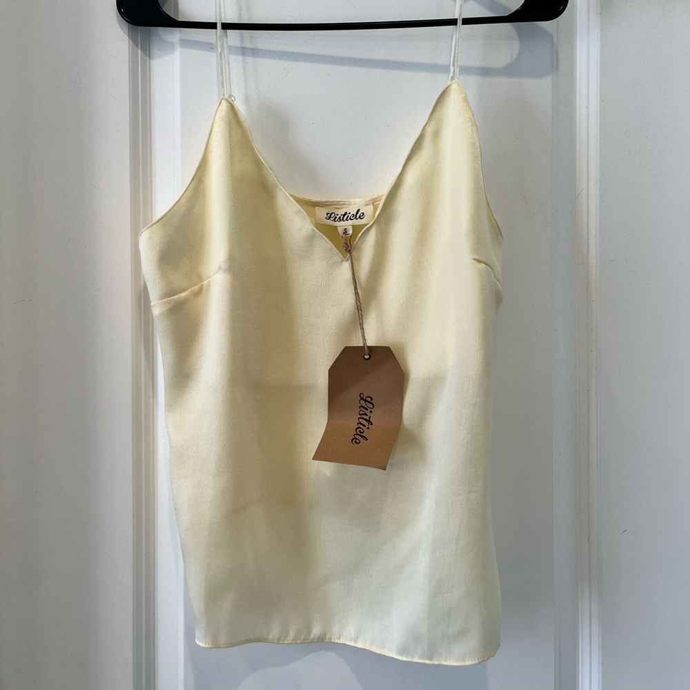 BRAND NEW BOUTIQUE SILK TOP!!